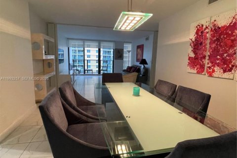 Copropriété à louer à Hollywood, Floride: 2 chambres, 115.2 m2 № 2184119 - photo 27
