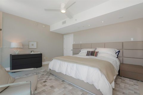 Condominio en venta en Sunny Isles Beach, Florida, 3 dormitorios, 156.73 m2 № 1977630 - foto 29