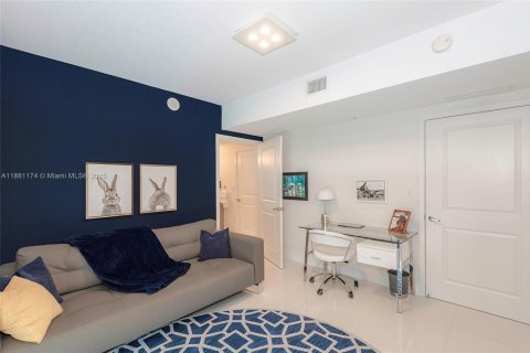 Condominio en venta en Sunny Isles Beach, Florida, 3 dormitorios, 156.73 m2 № 1977630 - foto 19