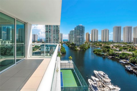 Condominio en venta en Sunny Isles Beach, Florida, 3 dormitorios, 156.73 m2 № 1977630 - foto 5