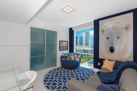 Condominio en venta en Sunny Isles Beach, Florida, 3 dormitorios, 156.73 m2 № 1977630 - foto 18