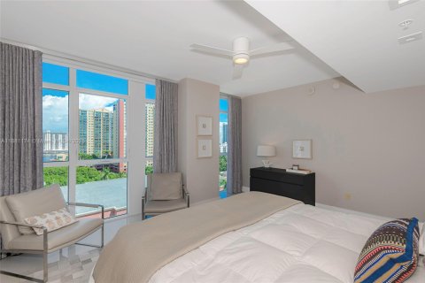 Condominio en venta en Sunny Isles Beach, Florida, 3 dormitorios, 156.73 m2 № 1977630 - foto 28