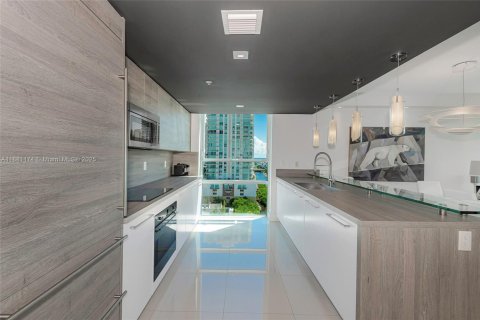Condominio en venta en Sunny Isles Beach, Florida, 3 dormitorios, 156.73 m2 № 1977630 - foto 15