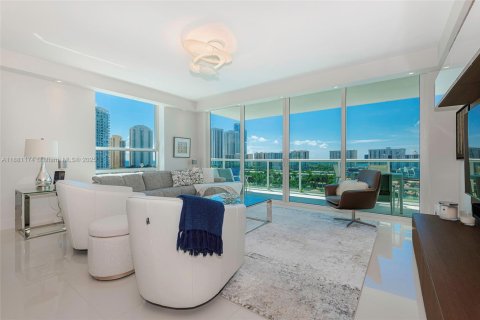 Condominio en venta en Sunny Isles Beach, Florida, 3 dormitorios, 156.73 m2 № 1977630 - foto 3