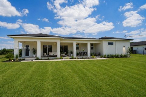 House in Lehigh Acres, Florida 4 bedrooms № 2051669 - photo 30