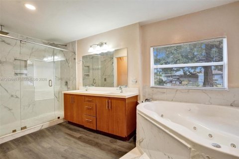 Propiedad comercial en alquiler en Fort Lauderdale, Florida, 4 dormitorios, 173.26 m2 № 2077597 - foto 7