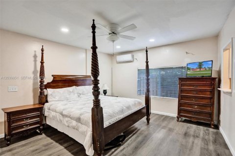 Propiedad comercial en alquiler en Fort Lauderdale, Florida, 4 dormitorios, 173.26 m2 № 2077597 - foto 12
