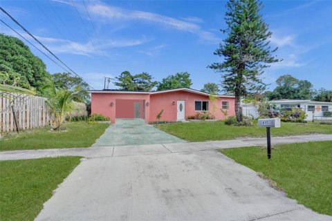 Propiedad comercial en alquiler en Fort Lauderdale, Florida, 4 dormitorios, 173.26 m2 № 2077597 - foto 5