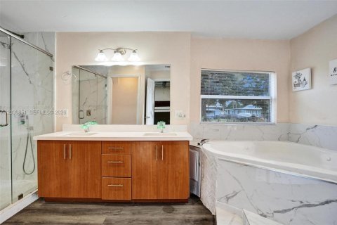 Propiedad comercial en Fort Lauderdale, Florida 4 dormitorios, 173.26 m2 № 2077597