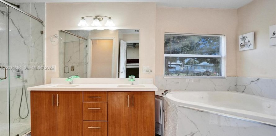 Propiedad comercial en Fort Lauderdale, Florida 4 dormitorios, 173.26 m2 № 2077597