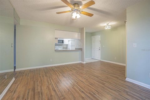 Condo in Tampa, Florida, 2 bedrooms  № 1819256 - photo 4