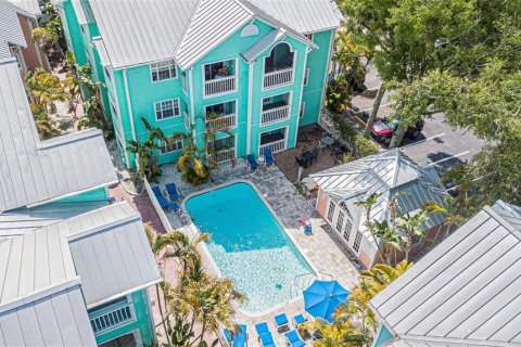 Condo in Tampa, Florida, 2 bedrooms  № 1819256 - photo 1