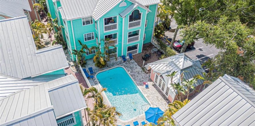 Condo in Tampa, Florida, 2 bedrooms № 1819256