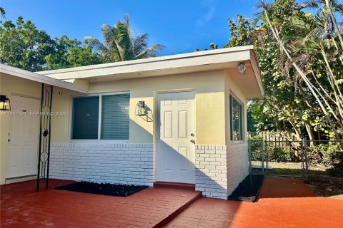 House in Wilton Manors, Florida 3 bedrooms, 169.83 sq.m. № 2031829 - photo 6