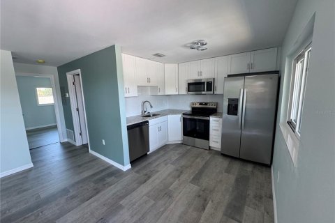 Condominio en venta en Venice, Florida, 2 dormitorios, 65.68 m2 № 2228299 - foto 4