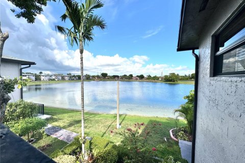 Condo in Miami, Florida, 3 bedrooms  № 1942158 - photo 30