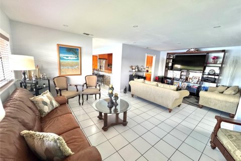 Condo in Miami, Florida, 3 bedrooms  № 1942158 - photo 3