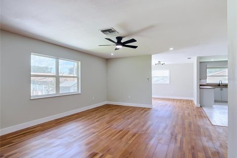 House in Lakeland, Florida 3 bedrooms, 149.02 sq.m. № 2151605 - photo 11