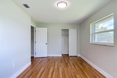 House in Lakeland, Florida 3 bedrooms, 149.02 sq.m. № 2151605 - photo 17