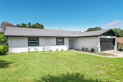 House in Lakeland, Florida 3 bedrooms, 149.02 sq.m. № 2151605 - photo 2