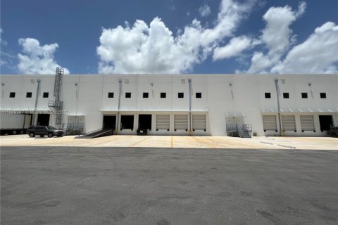 Immobilier commercial à vendre à Hialeah, Floride № 1939151 - photo 26