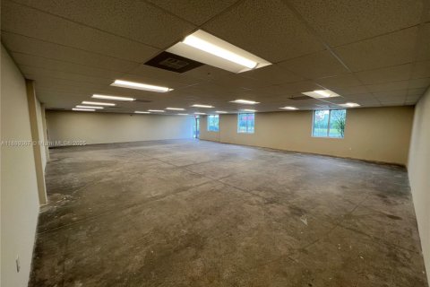 Immobilier commercial à vendre à Hialeah, Floride № 1939151 - photo 23