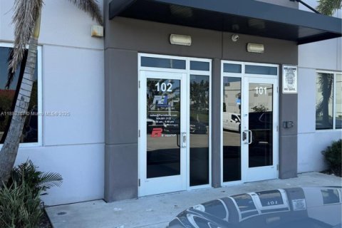 Immobilier commercial à vendre à Hialeah, Floride № 1939151 - photo 4