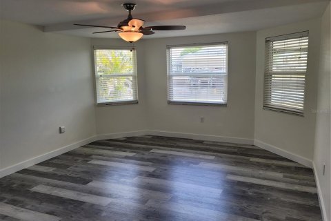 Casa en venta en Port Charlotte, Florida, 2 dormitorios, 144.93 m2 № 1612500 - foto 21