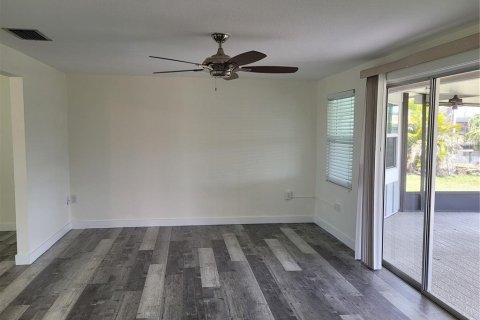 Casa en venta en Port Charlotte, Florida, 2 dormitorios, 144.93 m2 № 1612500 - foto 13