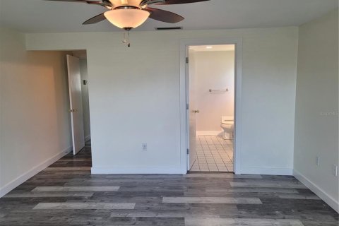 Casa en venta en Port Charlotte, Florida, 2 dormitorios, 144.93 m2 № 1612500 - foto 24