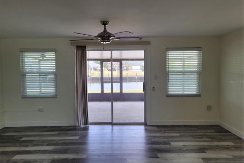 Casa en venta en Port Charlotte, Florida, 2 dormitorios, 144.93 m2 № 1612500 - foto 12