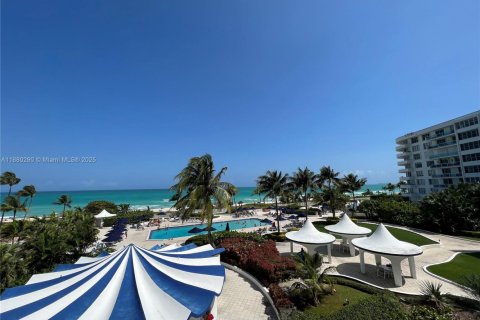 Condominio en alquiler en Miami Beach, Florida, 3 dormitorios, 126.35 m2 № 1929048 - foto 5