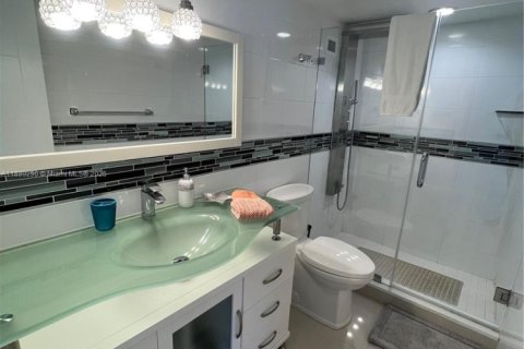 Condominio en alquiler en Miami Beach, Florida, 3 dormitorios, 126.35 m2 № 1929048 - foto 14