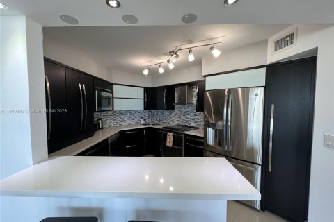 Condominio en alquiler en Miami Beach, Florida, 3 dormitorios, 126.35 m2 № 1929048 - foto 6