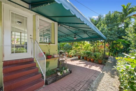 Casa en venta en Miami, Florida, 3 dormitorios, 114.46 m2 № 1985909 - foto 26