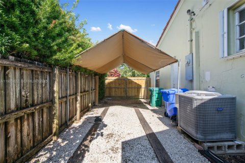 Casa en venta en Miami, Florida, 3 dormitorios, 114.46 m2 № 1985909 - foto 24