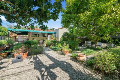 Casa en venta en Miami, Florida, 3 dormitorios, 114.46 m2 № 1985909 - foto 28