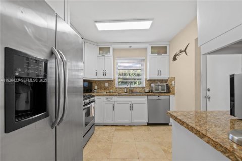 Casa en venta en Miami, Florida, 3 dormitorios, 114.46 m2 № 1985909 - foto 13