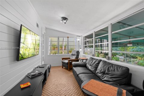 Casa en venta en Miami, Florida, 3 dormitorios, 114.46 m2 № 1985909 - foto 15