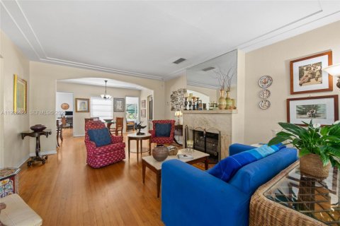 Casa en venta en Miami, Florida, 3 dormitorios, 114.46 m2 № 1985909 - foto 6