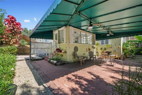 Casa en venta en Miami, Florida, 3 dormitorios, 114.46 m2 № 1985909 - foto 25