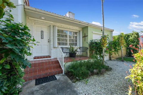 Casa en venta en Miami, Florida, 3 dormitorios, 114.46 m2 № 1985909 - foto 5