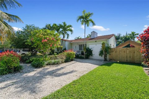 Casa en venta en Miami, Florida, 3 dormitorios, 114.46 m2 № 1985909 - foto 2