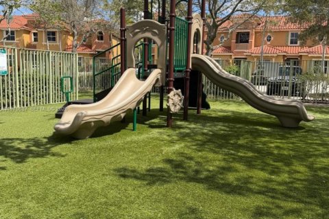 Condo in Pembroke Pines, Florida, 3 bedrooms  № 2040616 - photo 18