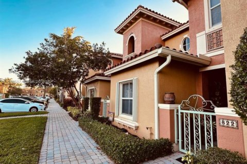 Condo in Pembroke Pines, Florida, 3 bedrooms  № 2040616 - photo 2