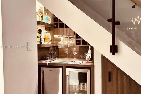 Condo in Pembroke Pines, Florida, 3 bedrooms  № 2040616 - photo 3