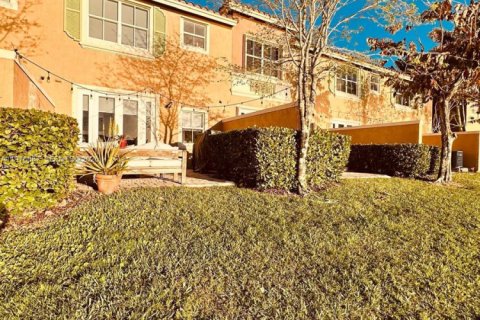 Condo in Pembroke Pines, Florida, 3 bedrooms  № 2040616 - photo 19