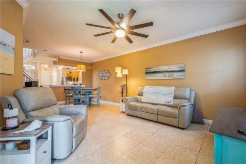 Townhouse in Saint Petersburg, Florida 3 bedrooms, 157.93 sq.m. № 1658203 - photo 19