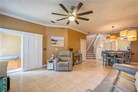 Townhouse in Saint Petersburg, Florida 3 bedrooms, 157.93 sq.m. № 1658203 - photo 17