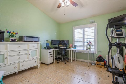Townhouse in Saint Petersburg, Florida 3 bedrooms, 157.93 sq.m. № 1658203 - photo 26